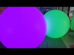 Interaktywny balon LED RGB z funkcją zmiany koloru po dotknięciu, do rzucania na koncertach